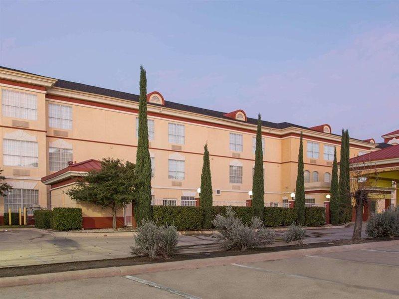 Comfort Suites Fort Worth North Fossil Creek מראה חיצוני תמונה
