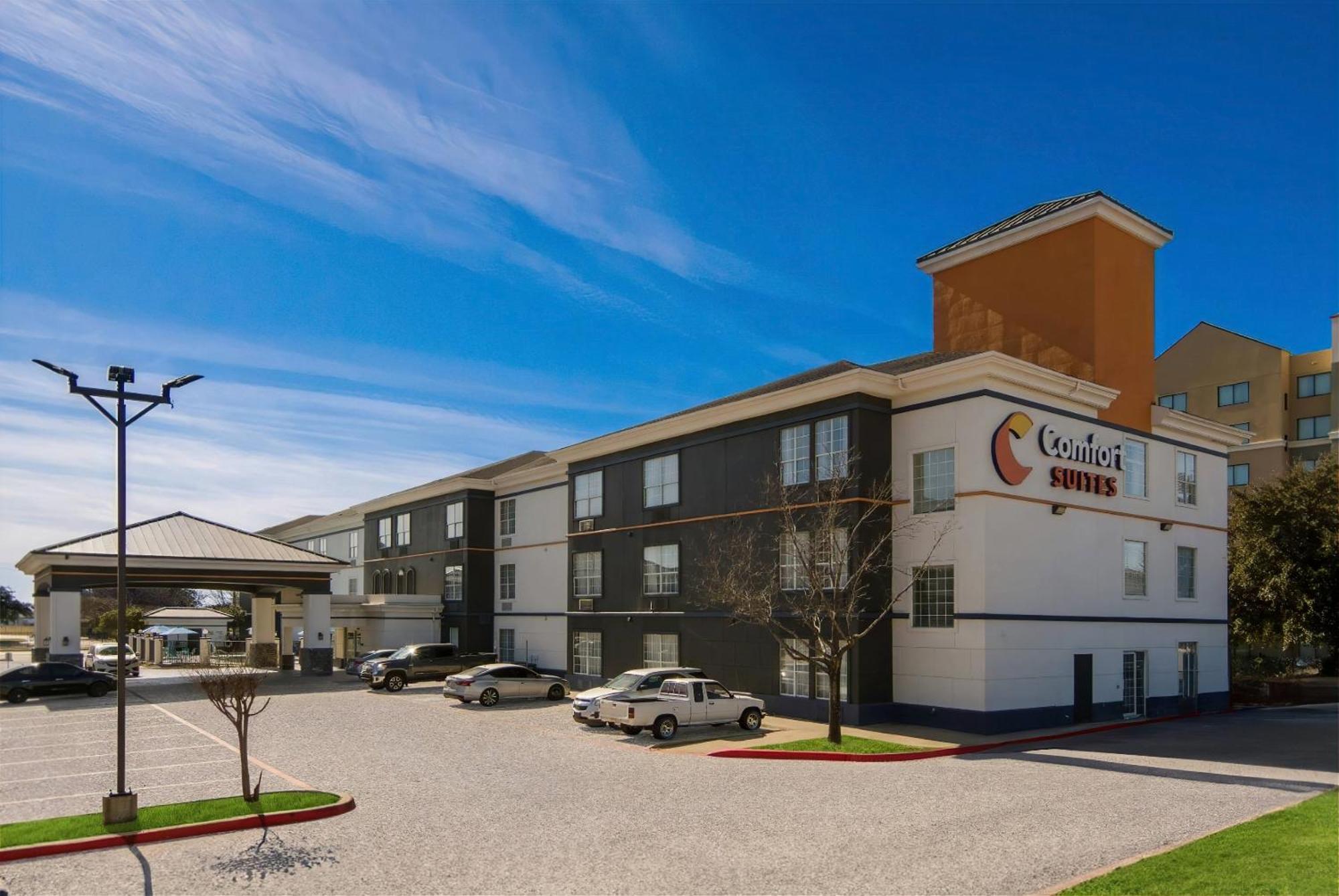 Comfort Suites Fort Worth North Fossil Creek מראה חיצוני תמונה
