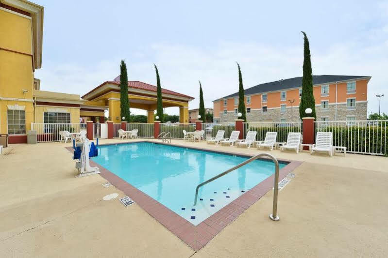 Comfort Suites Fort Worth North Fossil Creek מראה חיצוני תמונה